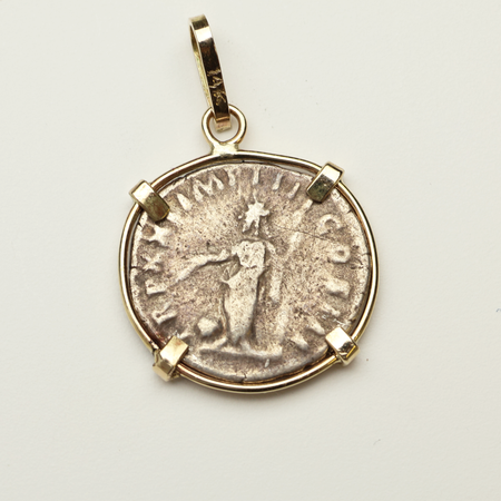 Genuine Ancient Roman coin 2nd cent. AD 18 Kt gold pendant depicting E –  Serra Roma
